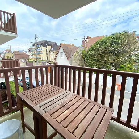 2 Pieces Avec Balcon Clochetons 2 * كابورغ